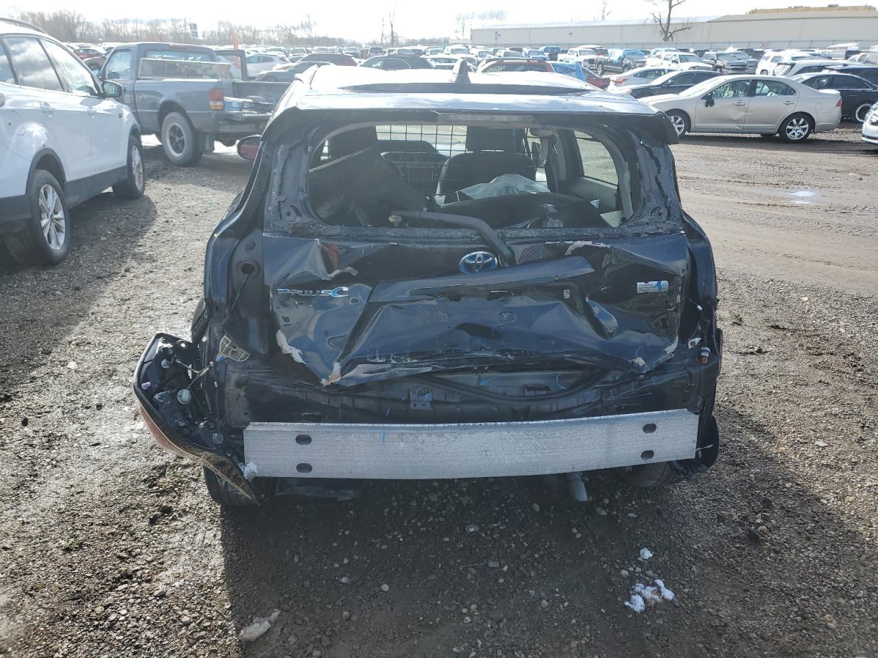2016 TOYOTA PRIUS C - Фото 6