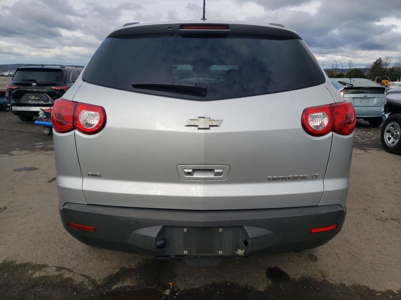2012 CHEVROLET TRAVERSE L - Image 6