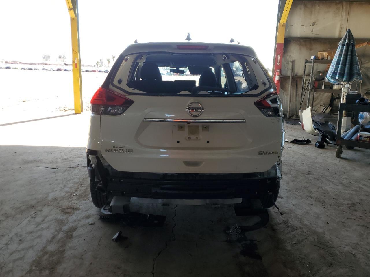 2017 NISSAN ROGUE S - Фото 6