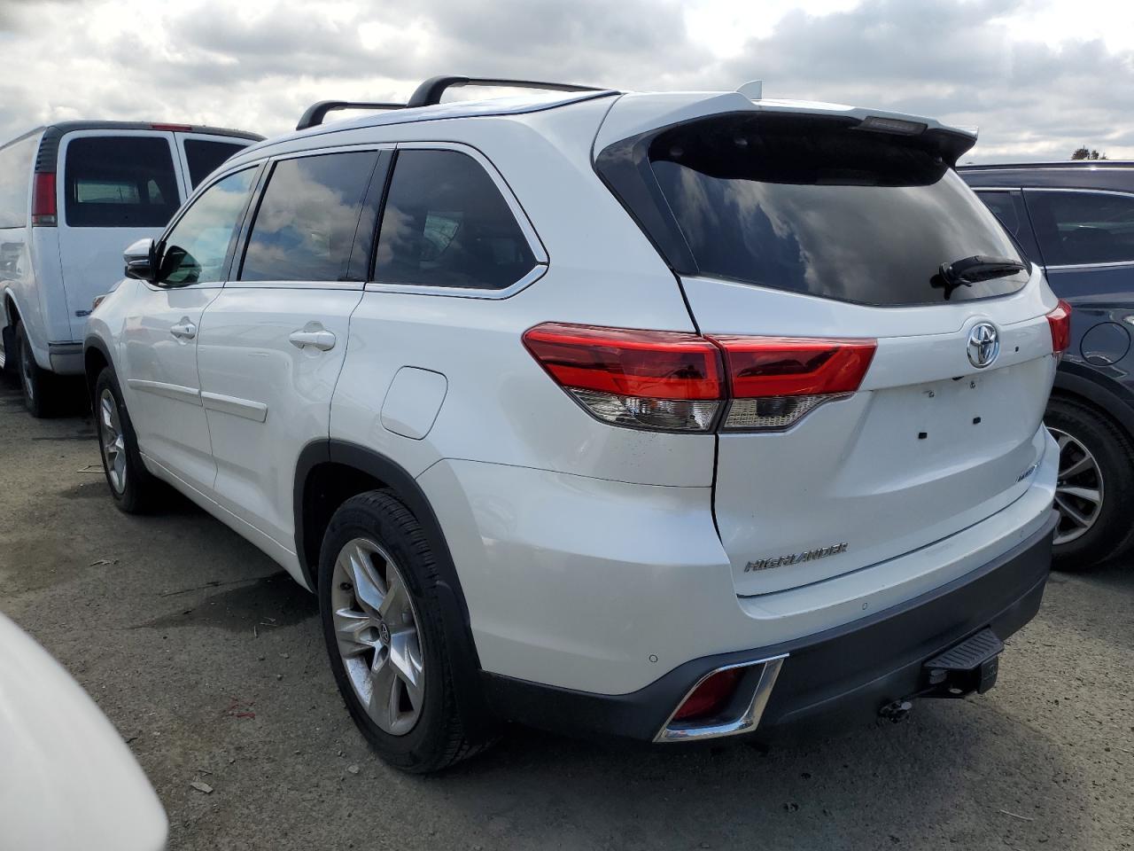 2018 TOYOTA HIGHLANDER - Фото 2