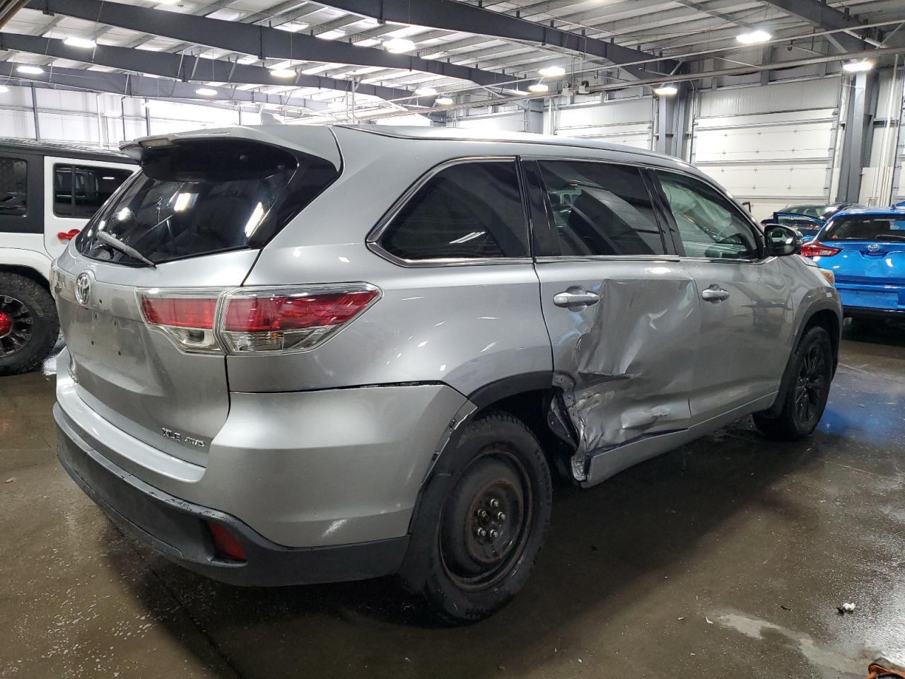 2015 TOYOTA HIGHLANDER - Фото 3