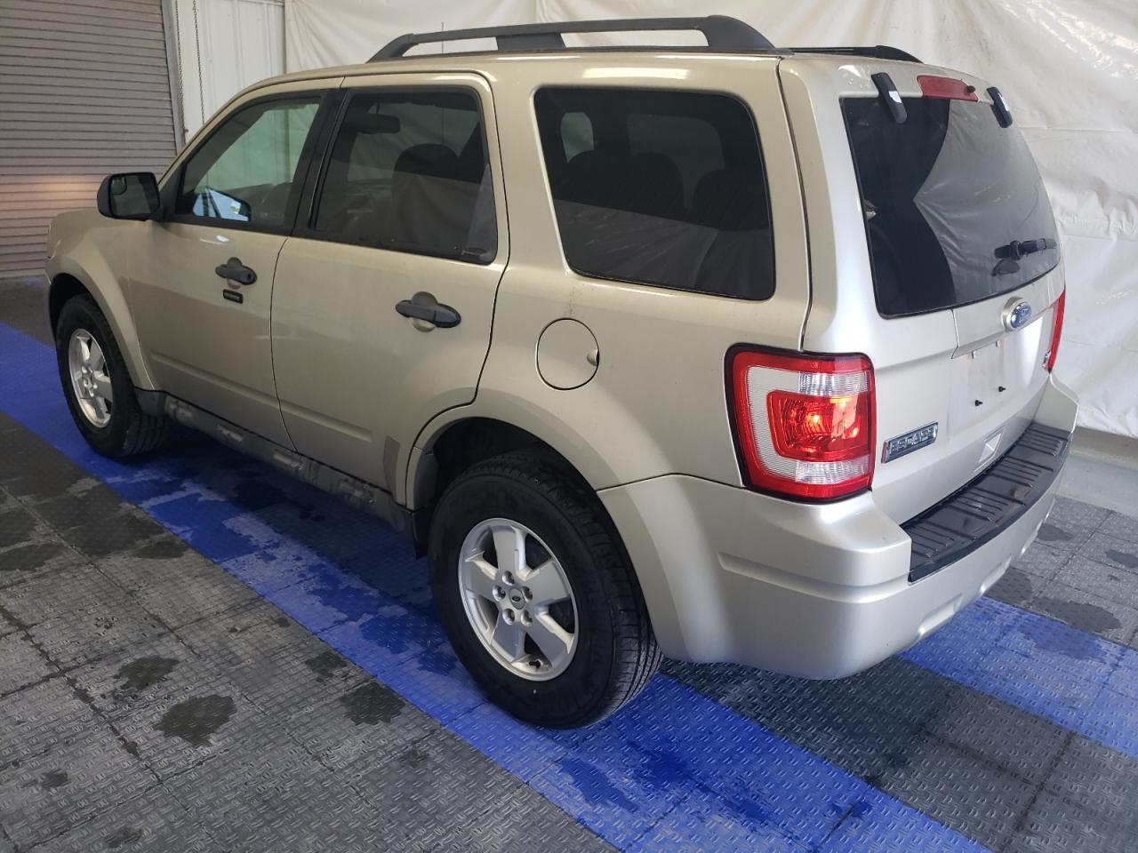 2012 FORD ESCAPE XLT - Image 2