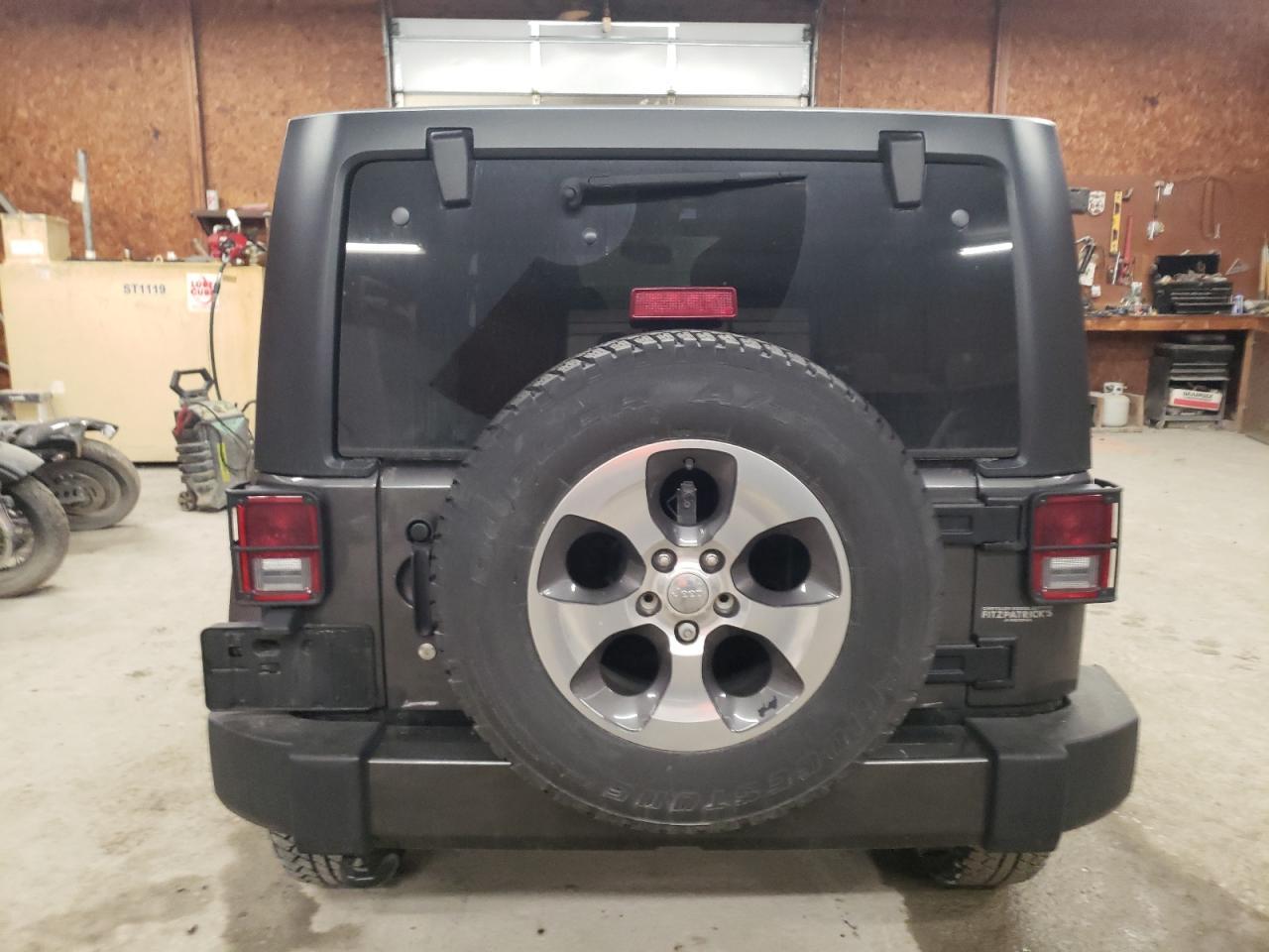 2017 JEEP WRANGLER U - Image 6
