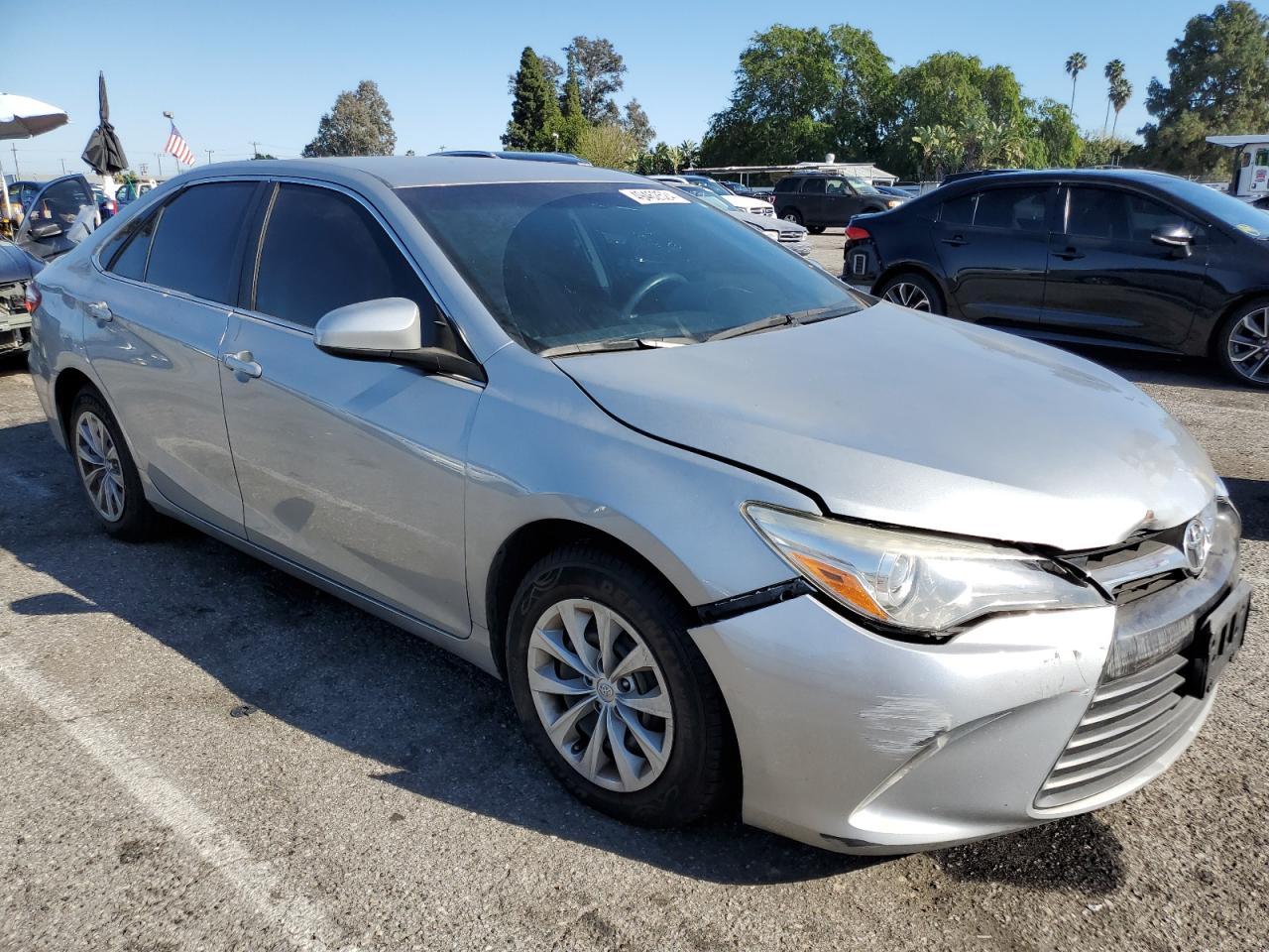 2016 TOYOTA CAMRY LE - Фото 4
