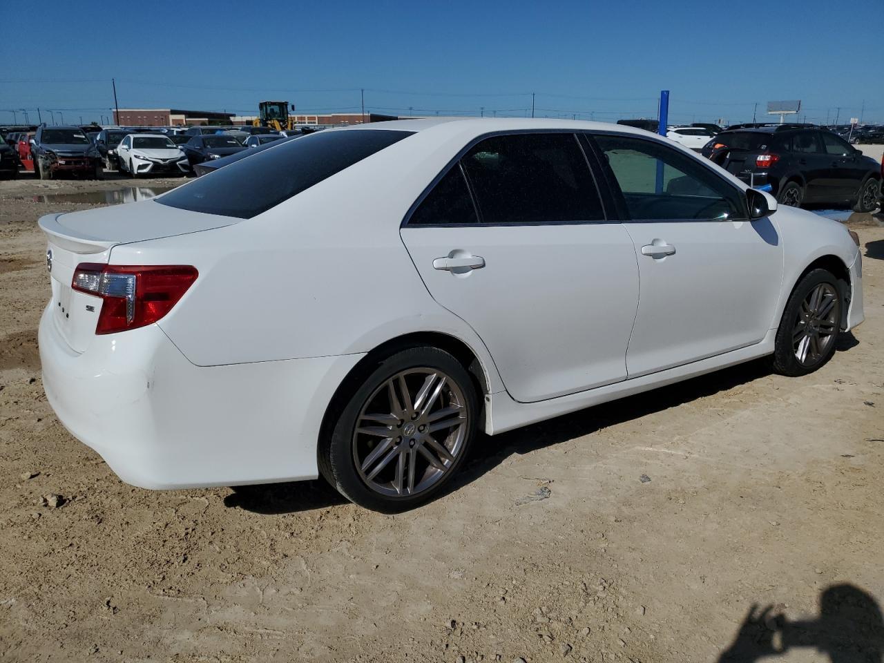 2014 TOYOTA CAMRY L - Image 3