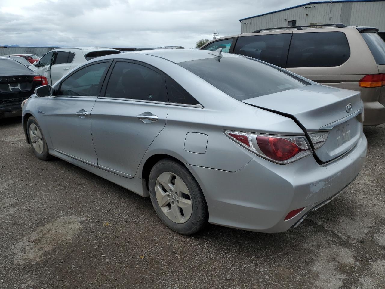 2011 HYUNDAI SONATA HYB - Image 2