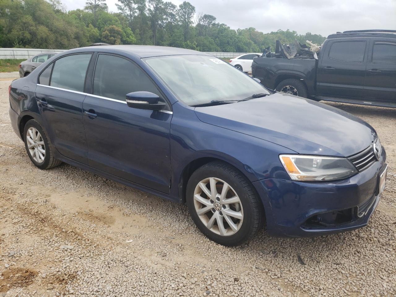 2014 VOLKSWAGEN JETTA SE - Image 4