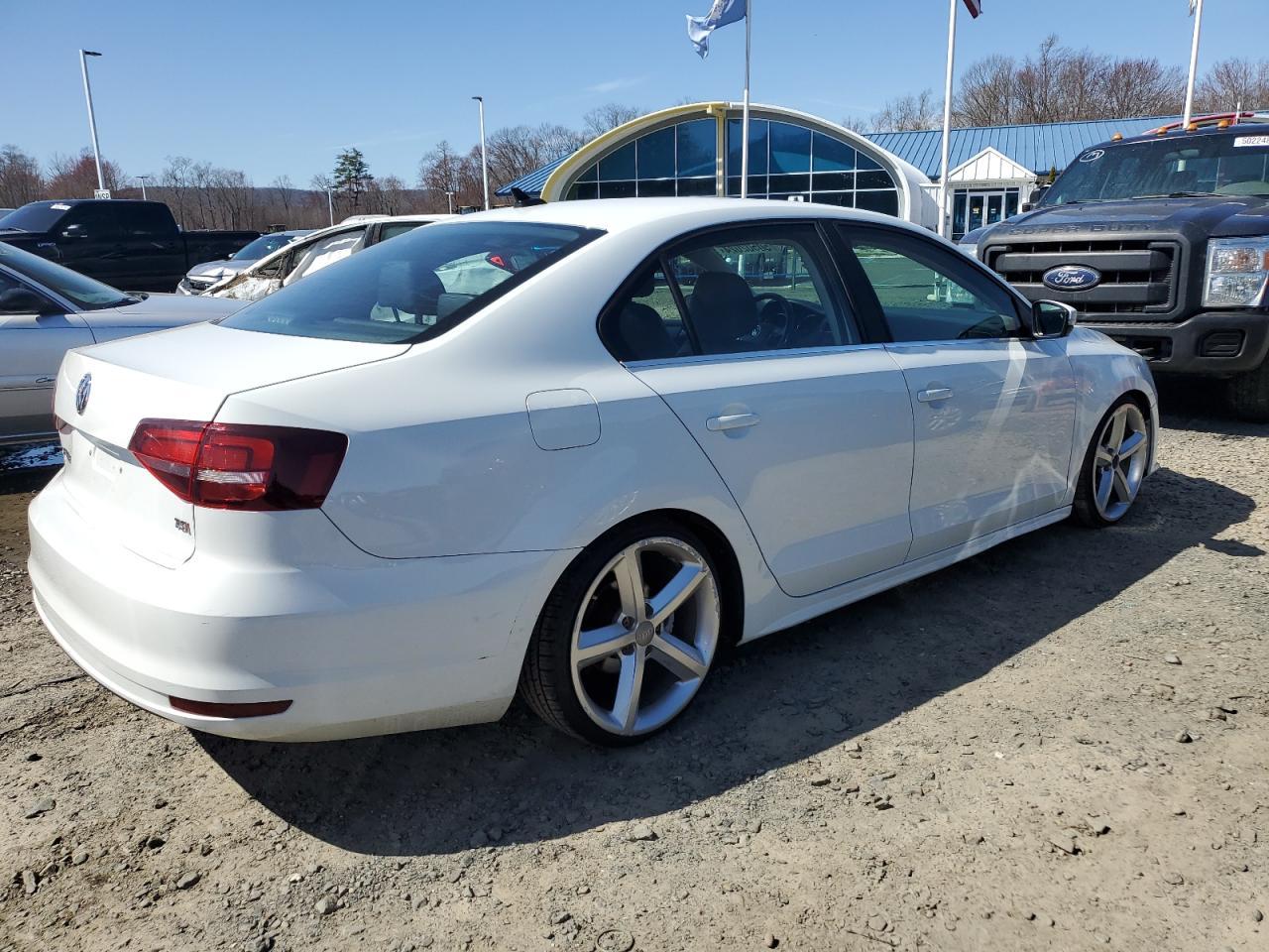 2017 VOLKSWAGEN JETTA SE - Image 3