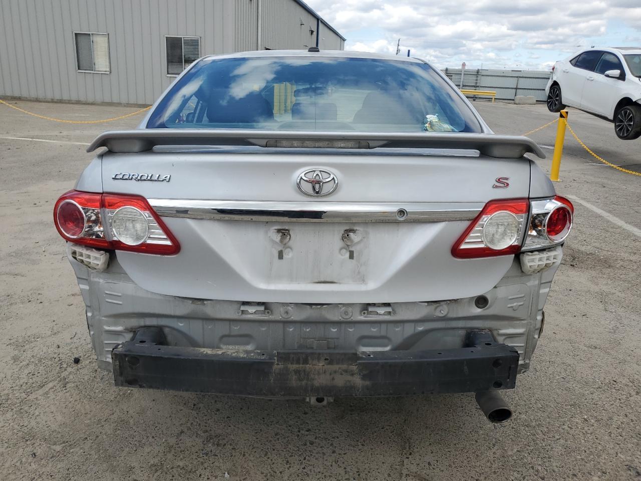 2013 TOYOTA COROLLA BA - Фото 6