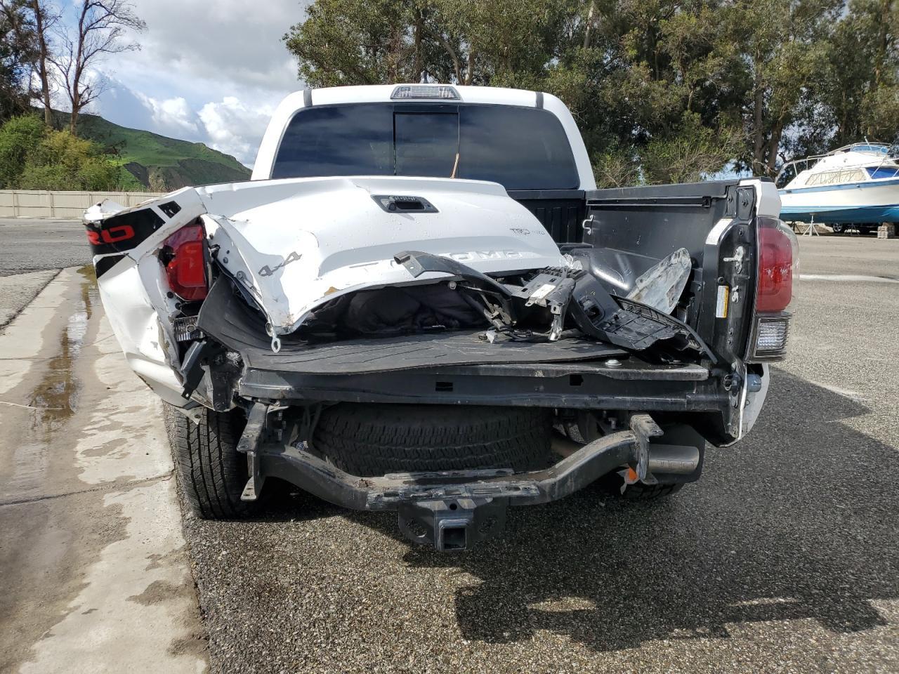 2017 TOYOTA TACOMA DOU - Фото 6