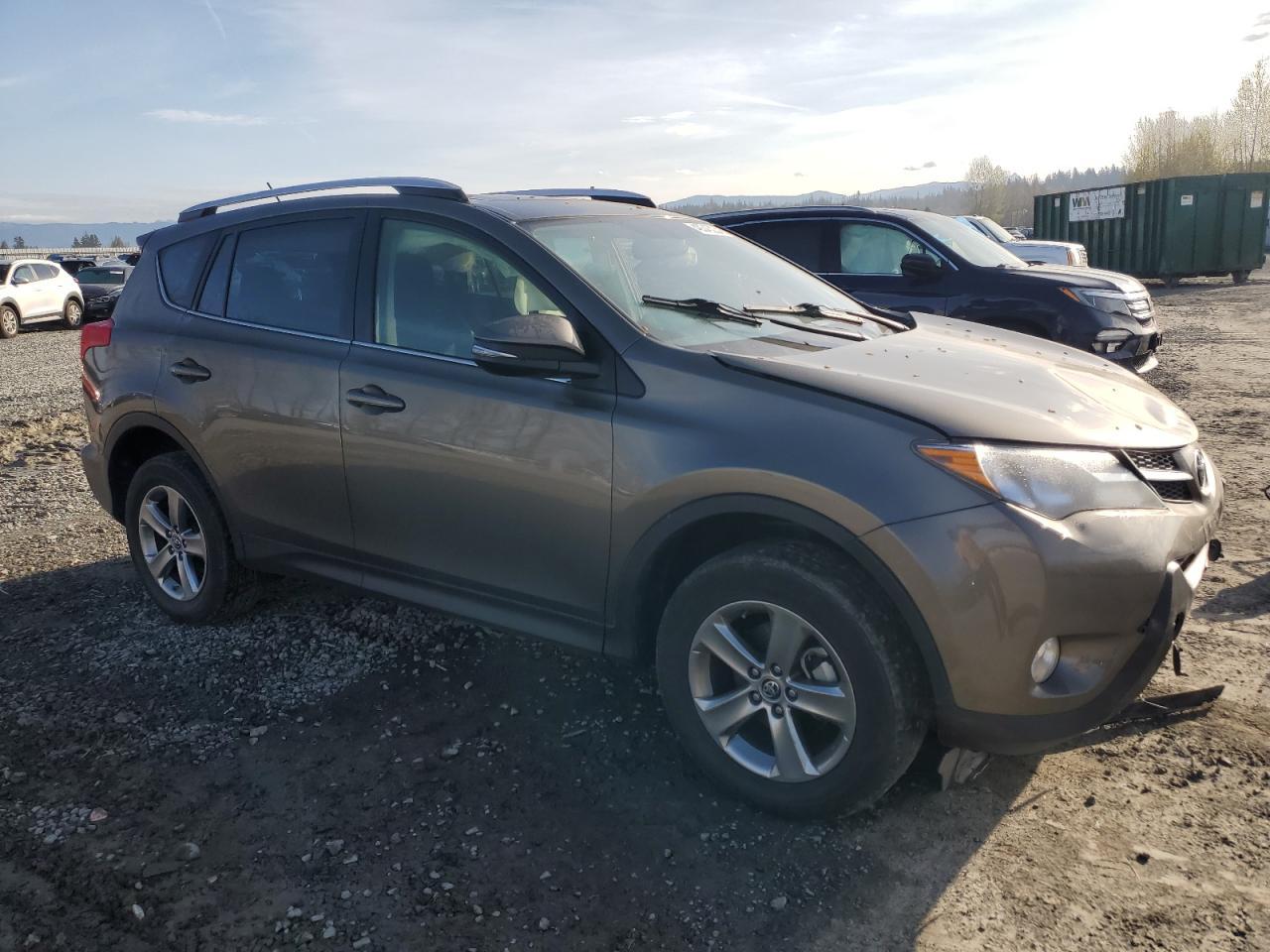 2015 TOYOTA RAV4 XLE - Фото 4