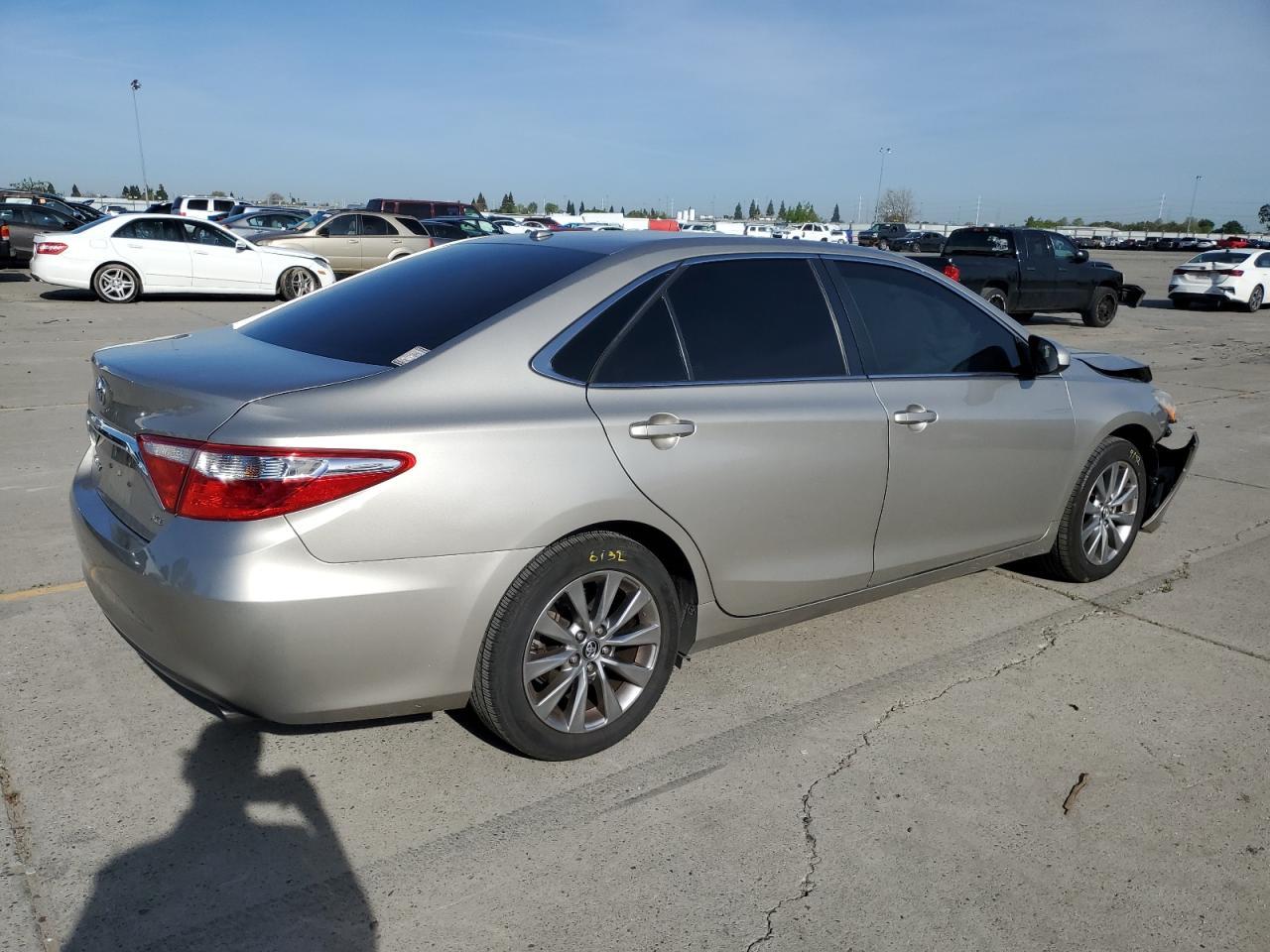 2017 TOYOTA CAMRY LE - Image 3