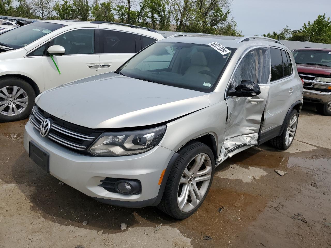 2013 VOLKSWAGEN TIGUAN S car image