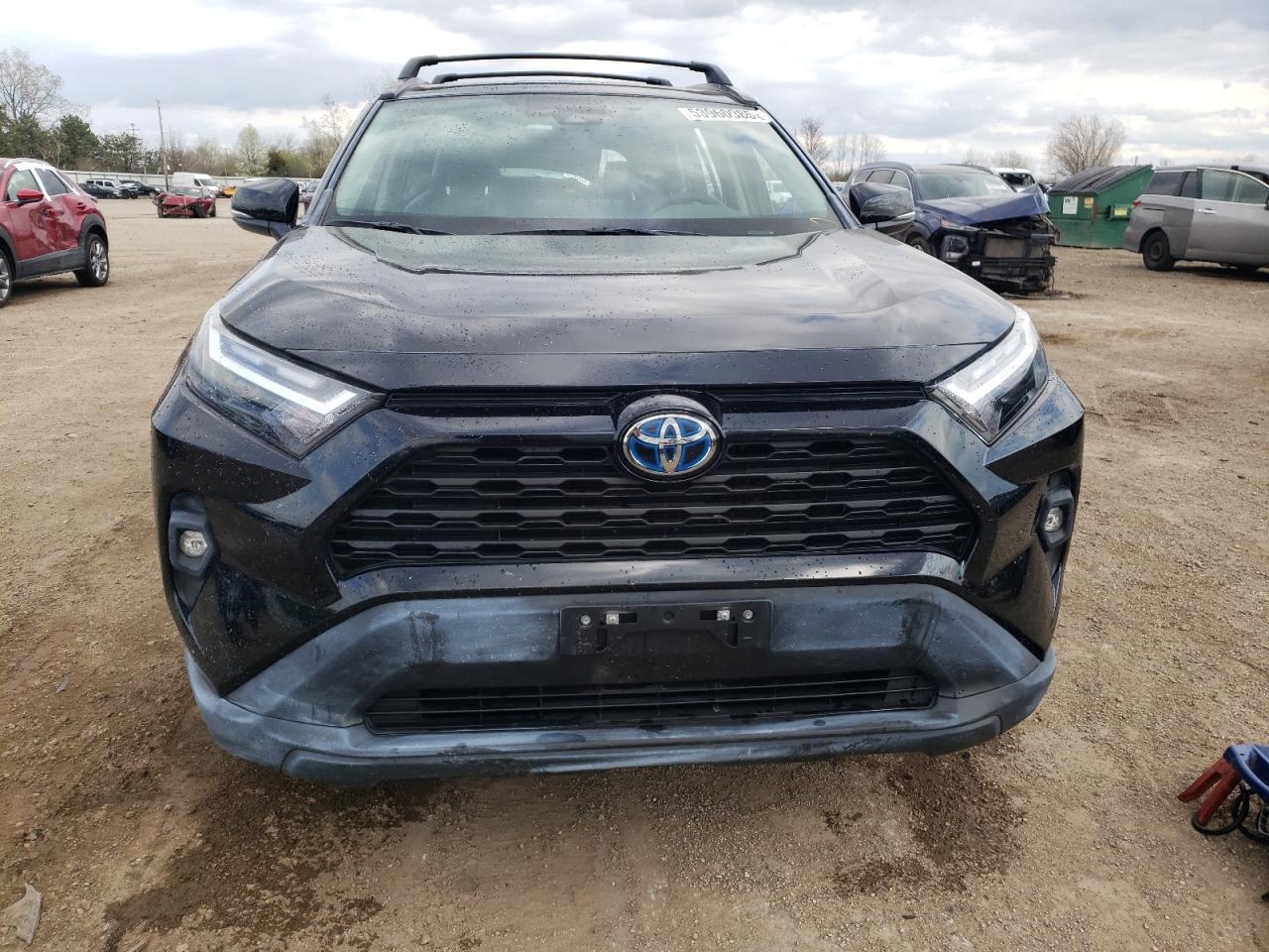 2024 TOYOTA RAV4 XLE P - Фото 5