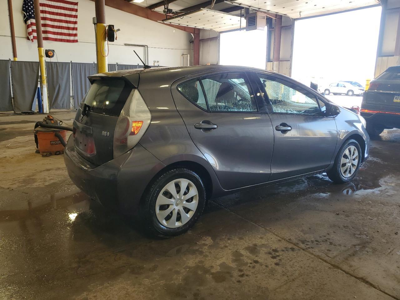 2013 TOYOTA PRIUS C - Фото 3