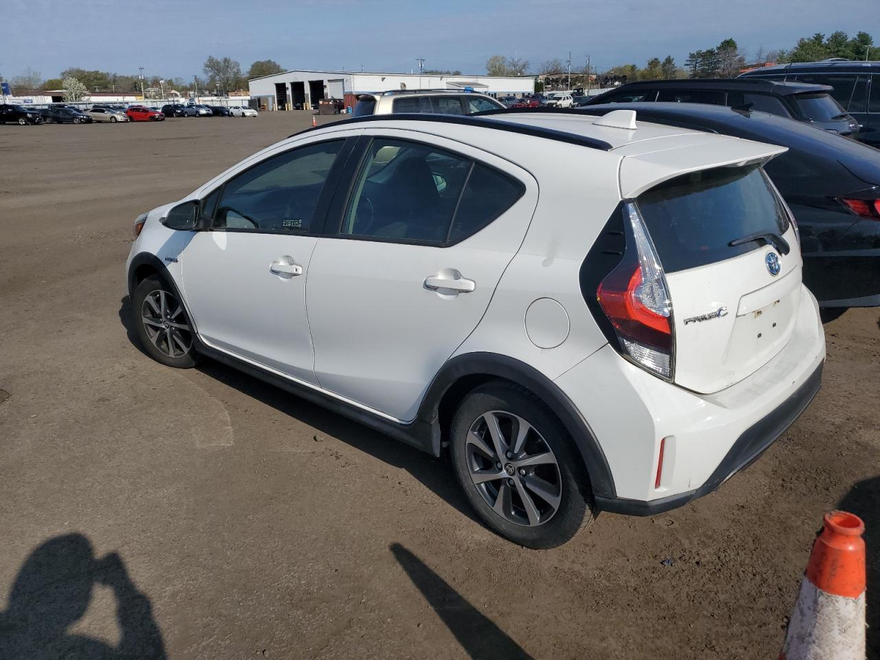2018 TOYOTA PRIUS C - Image 2