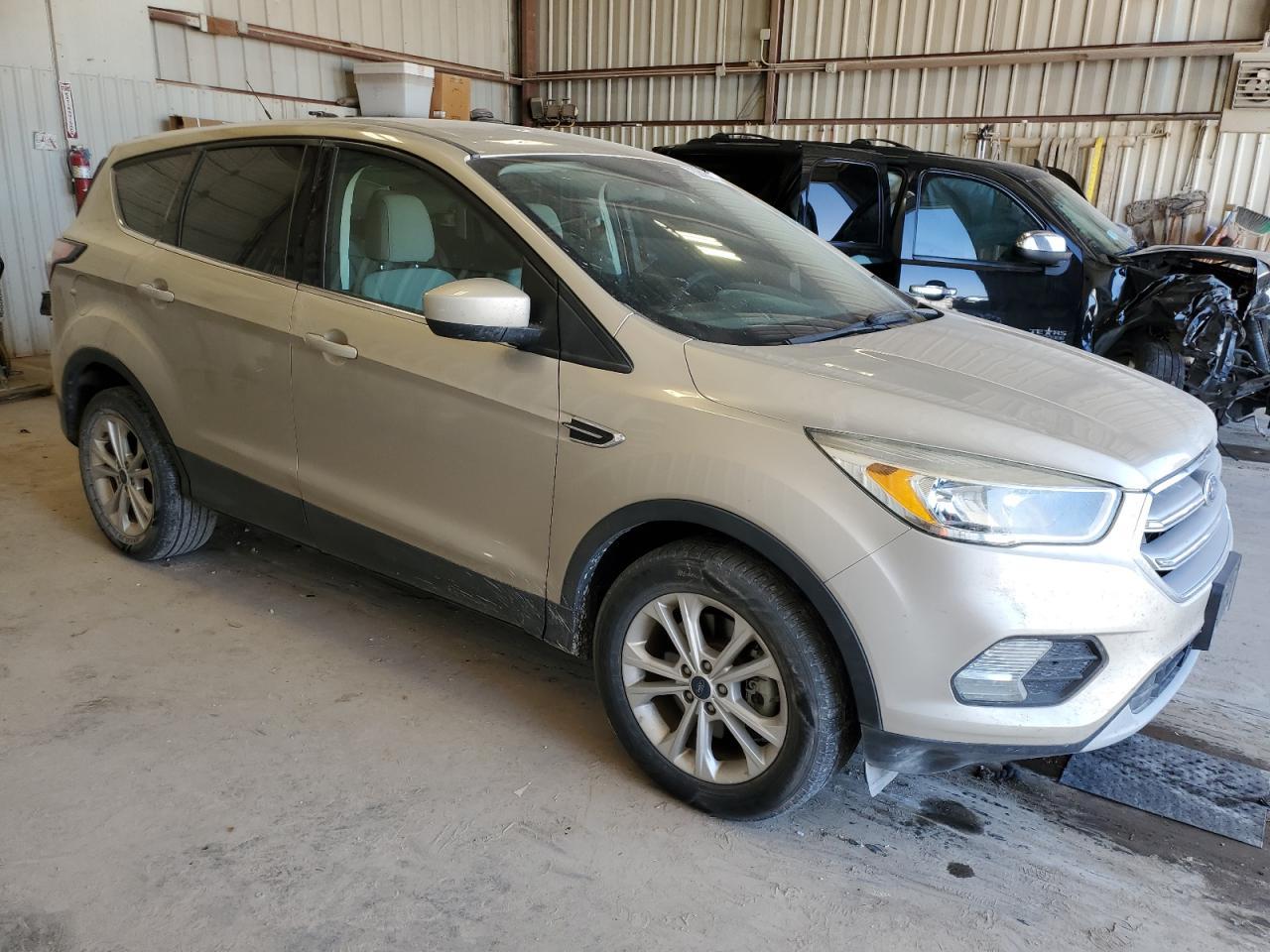 2017 FORD ESCAPE SE - Image 4