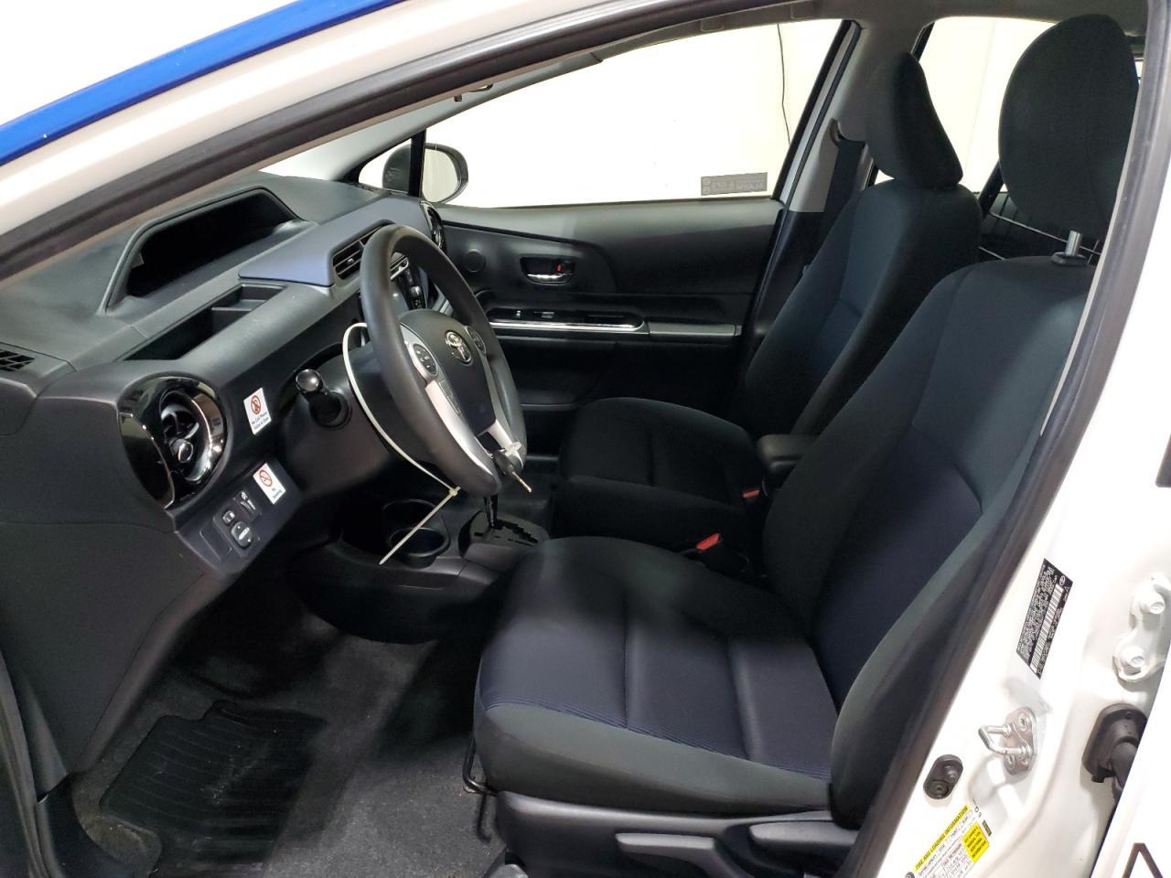 2016 TOYOTA PRIUS C - Фото 7