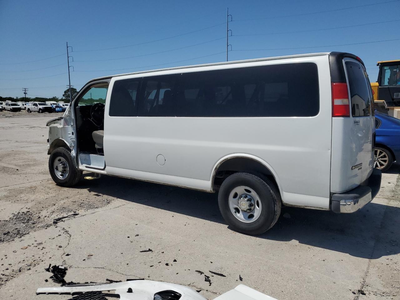 2013 CHEVROLET EXPRESS G3 - Фото 2