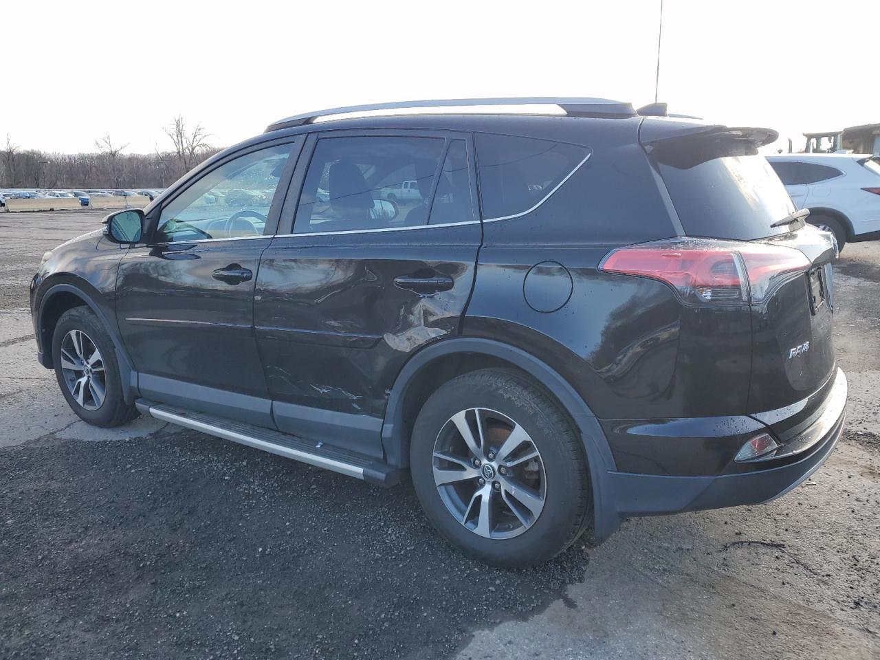 2017 TOYOTA RAV4 XLE - Фото 2