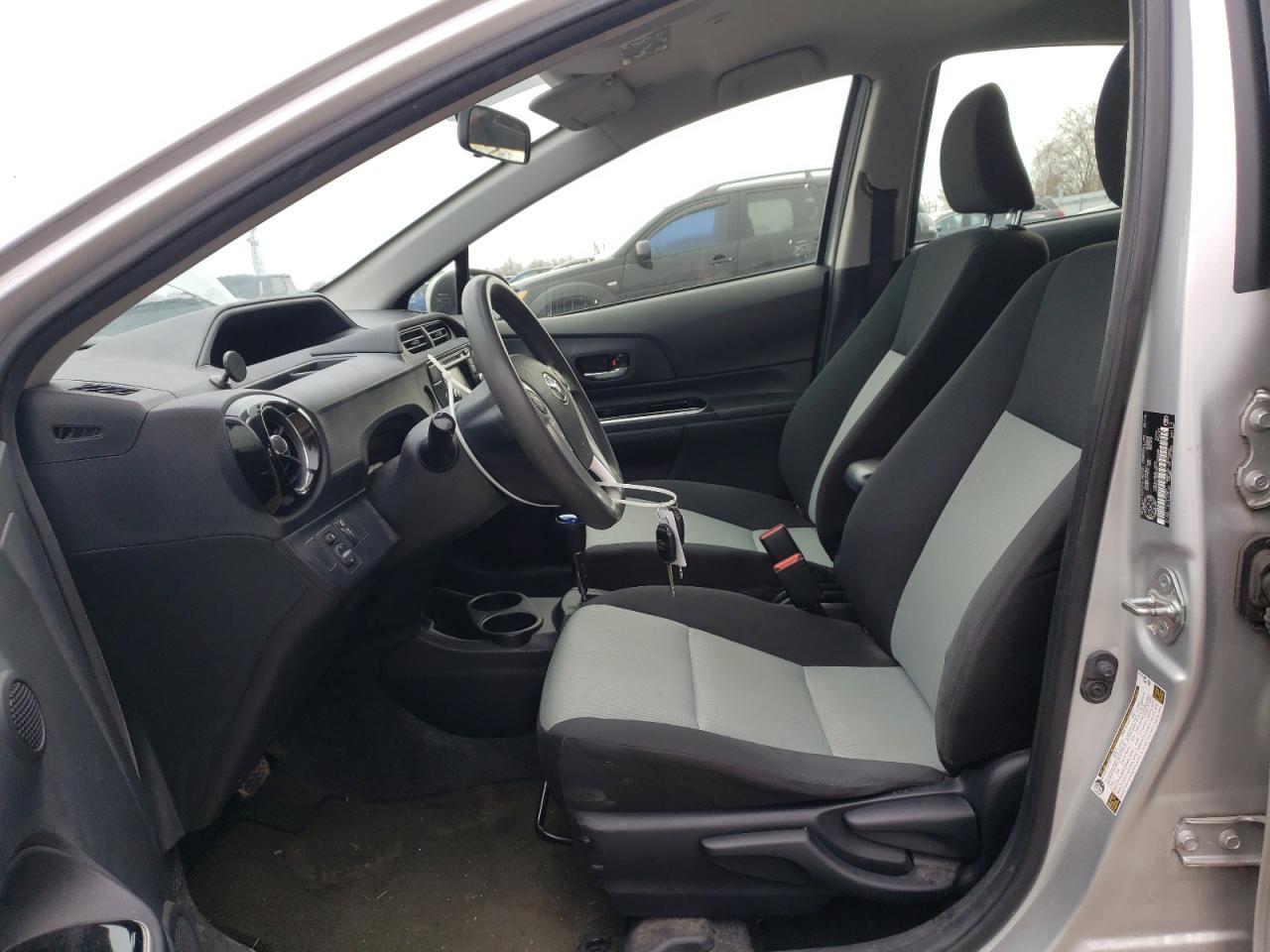2016 TOYOTA PRIUS C - Фото 7