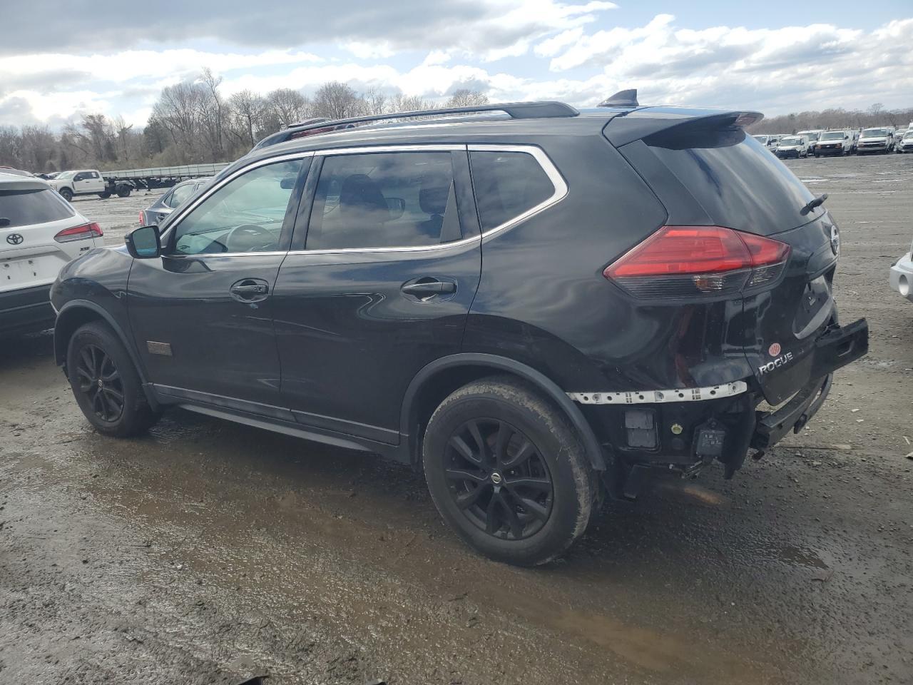2017 NISSAN ROGUE SV - Image 2