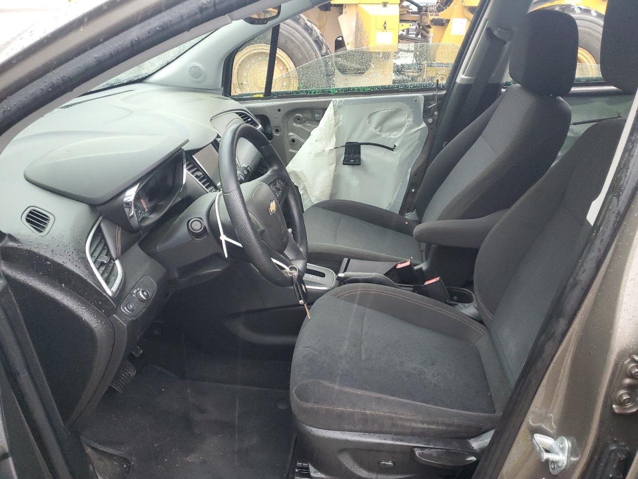 2021 CHEVROLET TRAX LS - Image 7