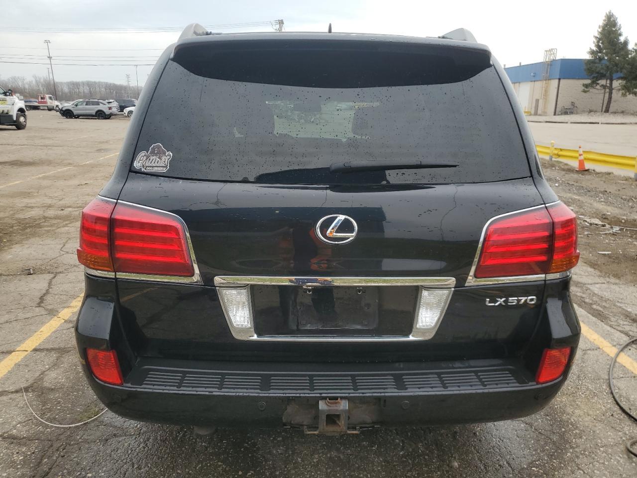 2011 LEXUS LX 570 - Фото 6