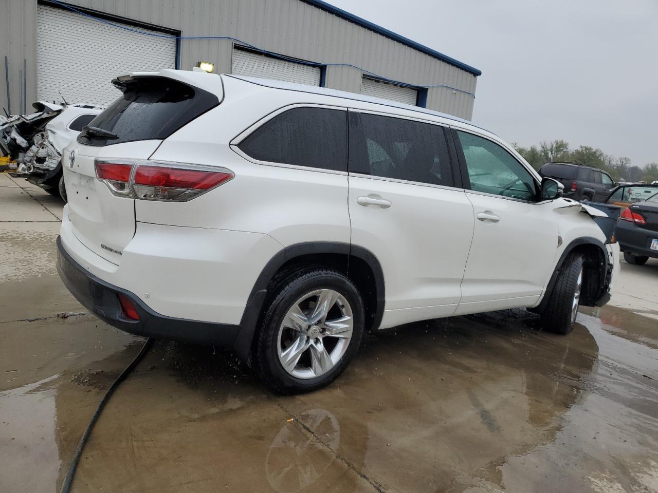 2015 TOYOTA HIGHLANDER - Фото 3