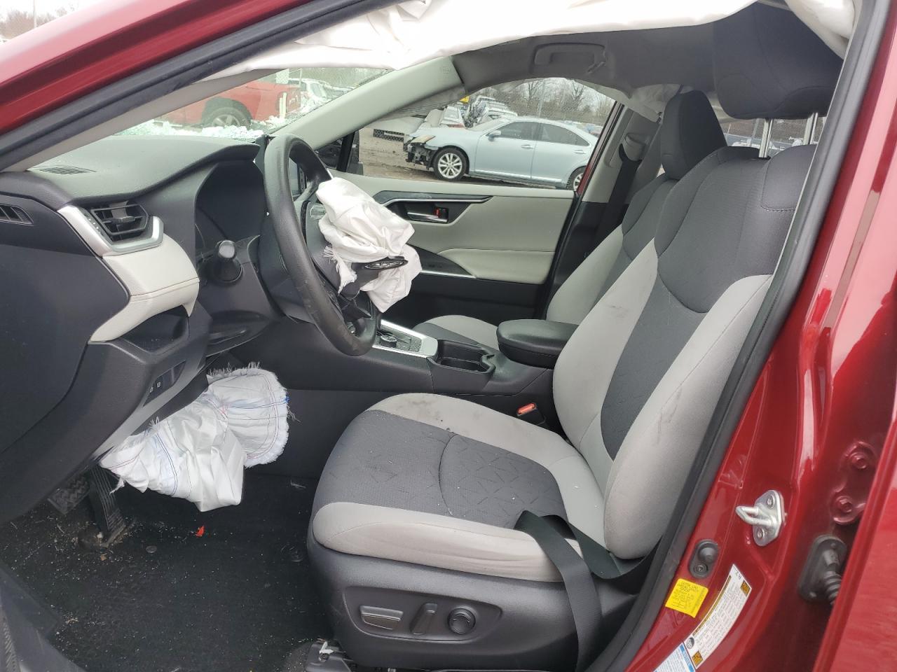 2020 TOYOTA RAV4 XLE - Image 7
