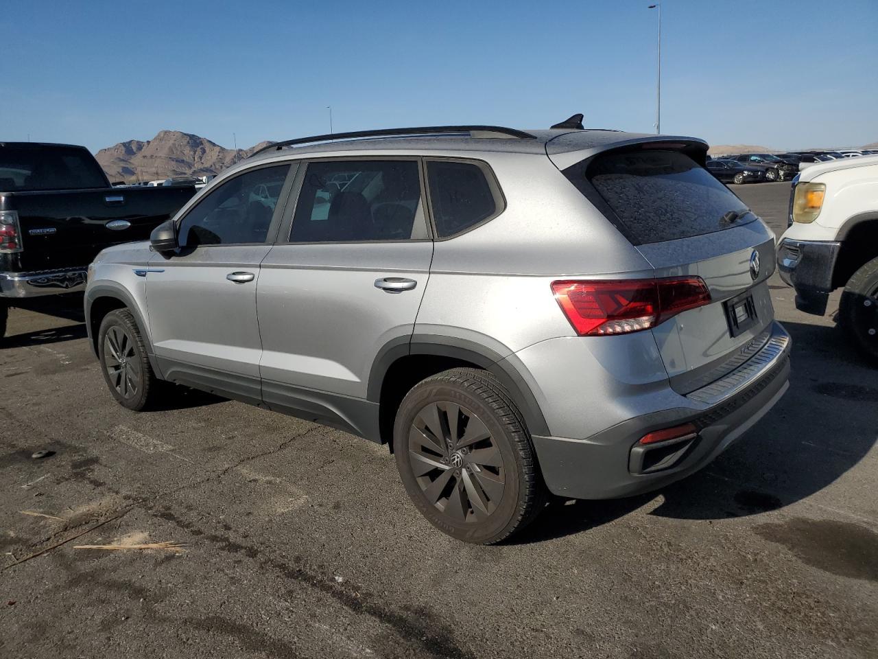 2023 VOLKSWAGEN TAOS S - Фото 2