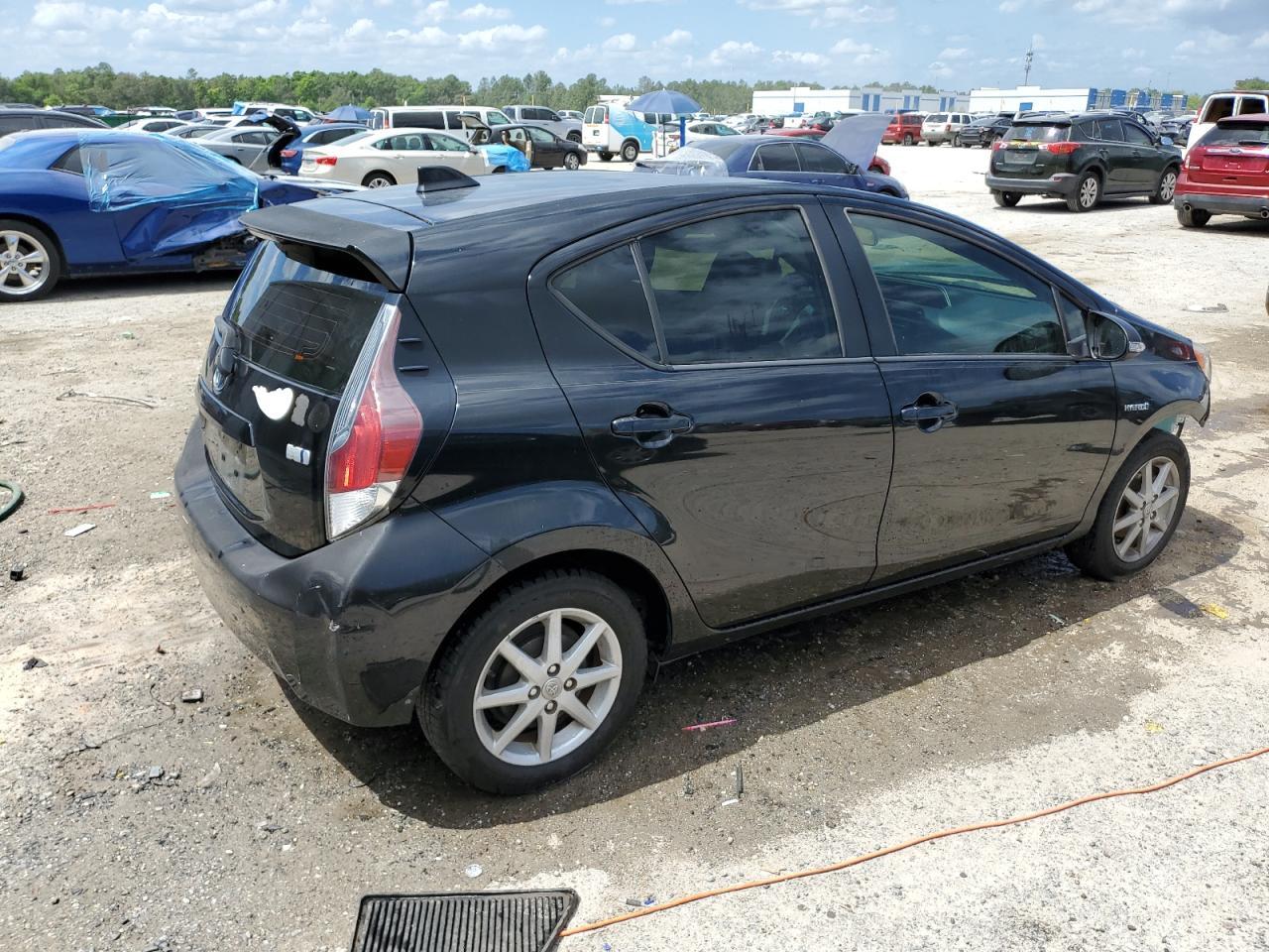 2015 TOYOTA PRIUS C - Image 3