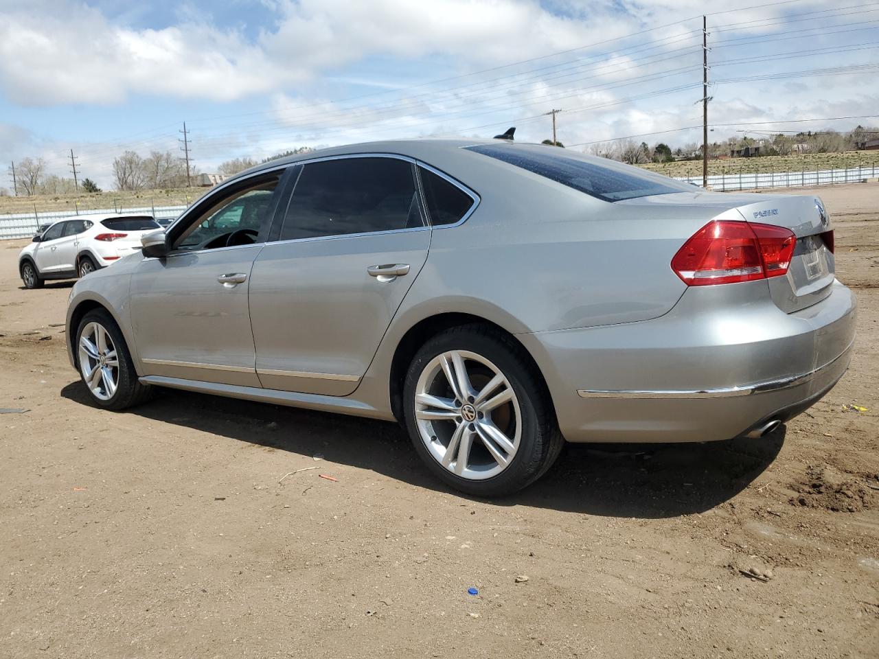 2014 VOLKSWAGEN PASSAT SEL - Фото 2