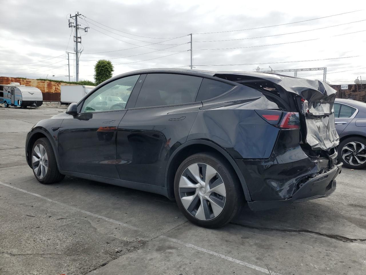 2023 TESLA MODEL Y - Image 2