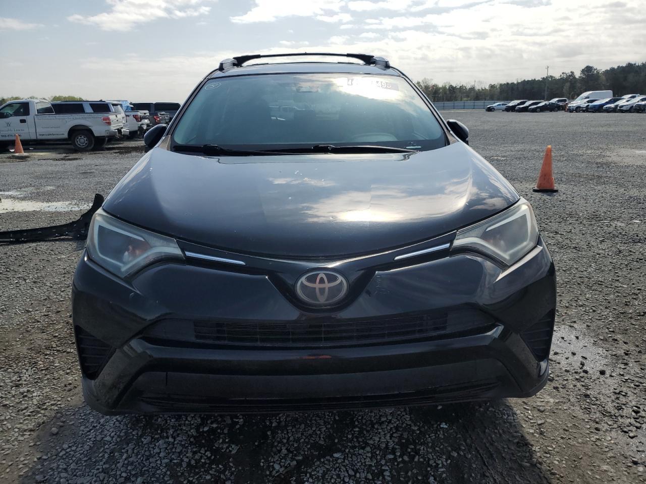 2017 TOYOTA RAV4 LE - Image 5