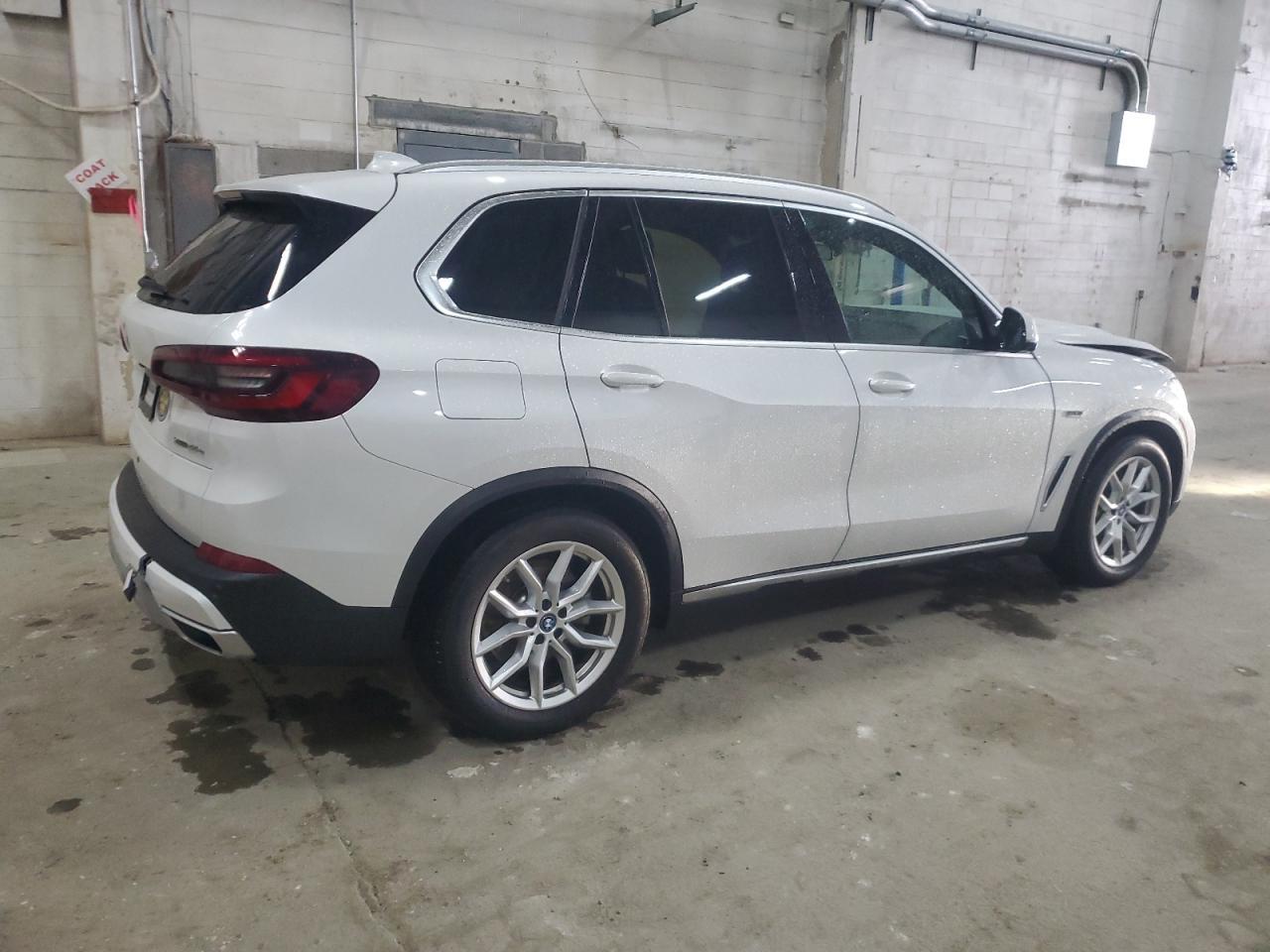 2022 BMW X5 XDRIVE4 - Фото 3