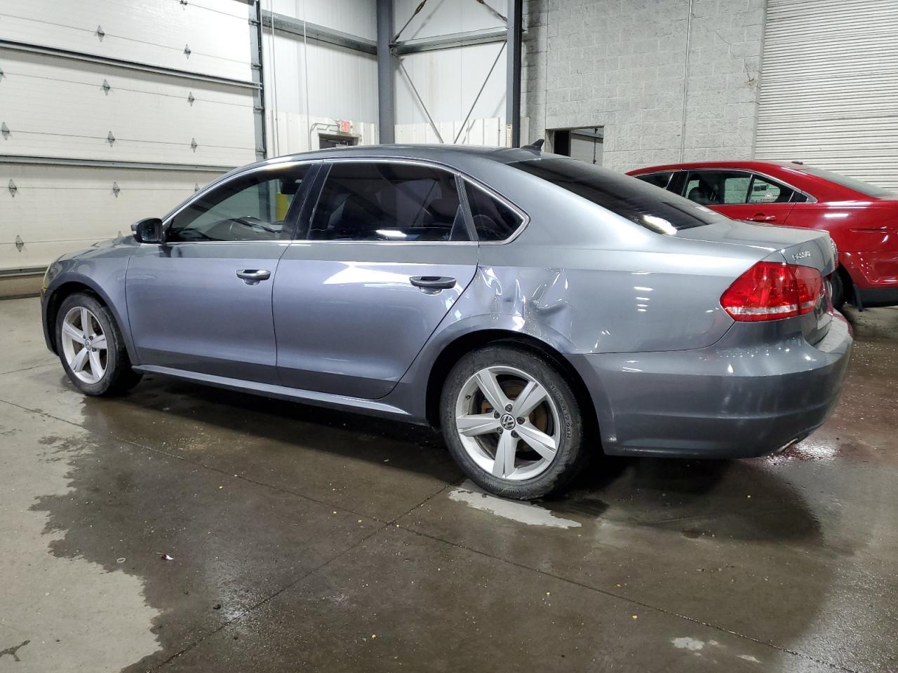 2013 VOLKSWAGEN PASSAT SE - Фото 2