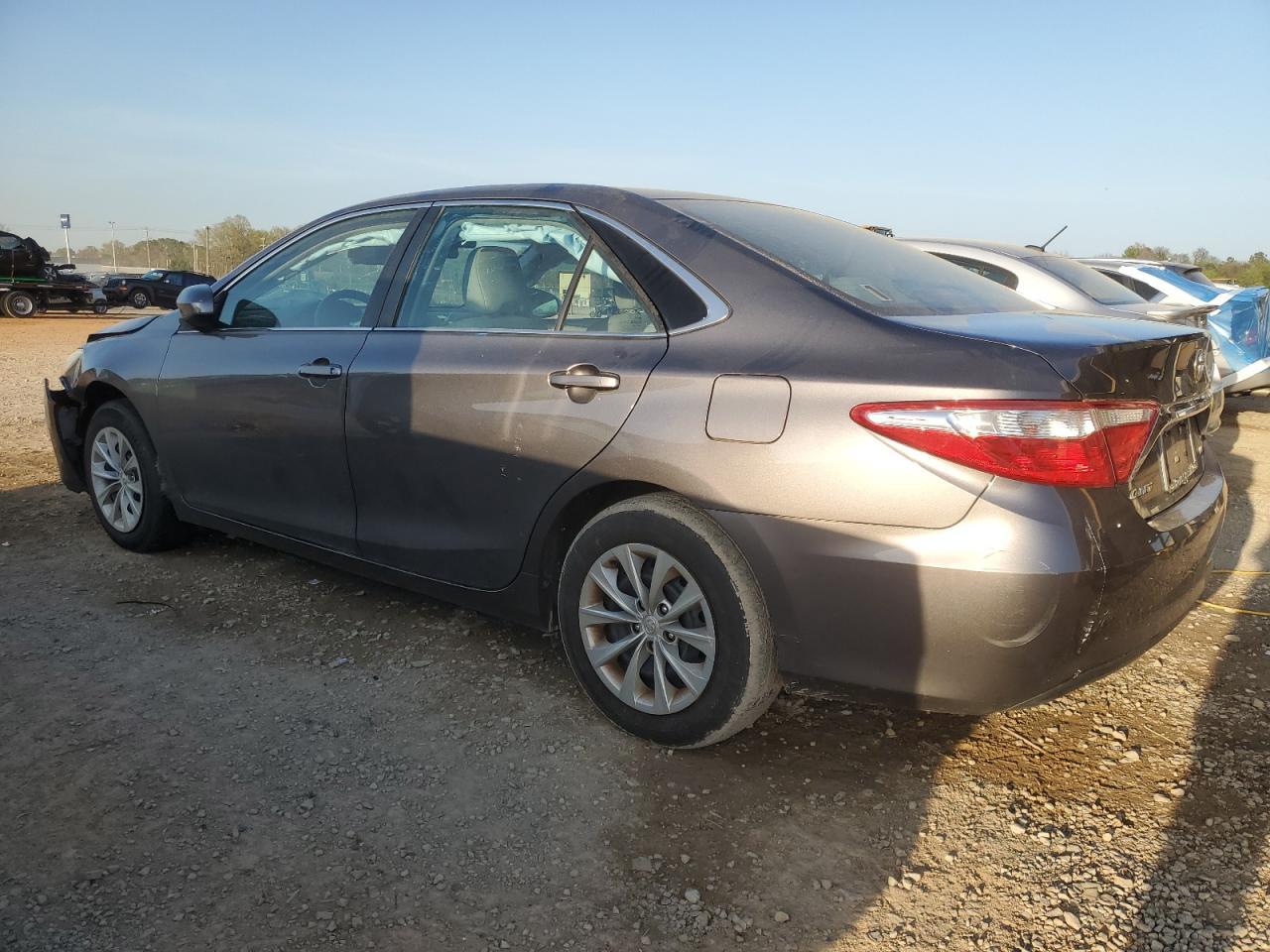 2016 TOYOTA CAMRY LE - Image 2