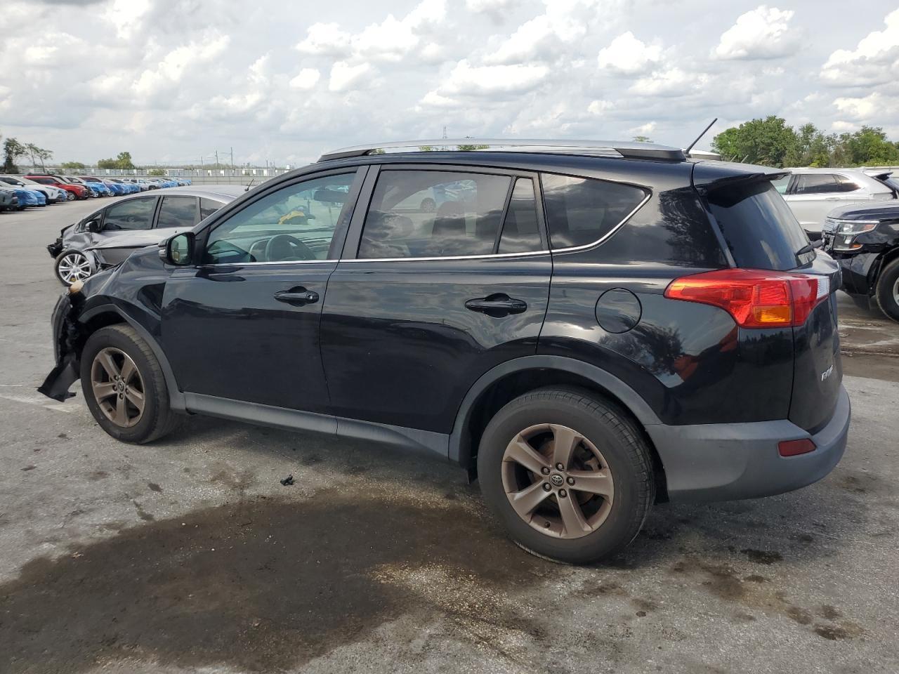 2015 TOYOTA RAV4 XLE - Image 2