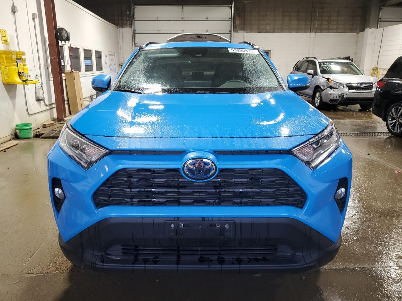 2020 TOYOTA RAV4 XLE - Image 5