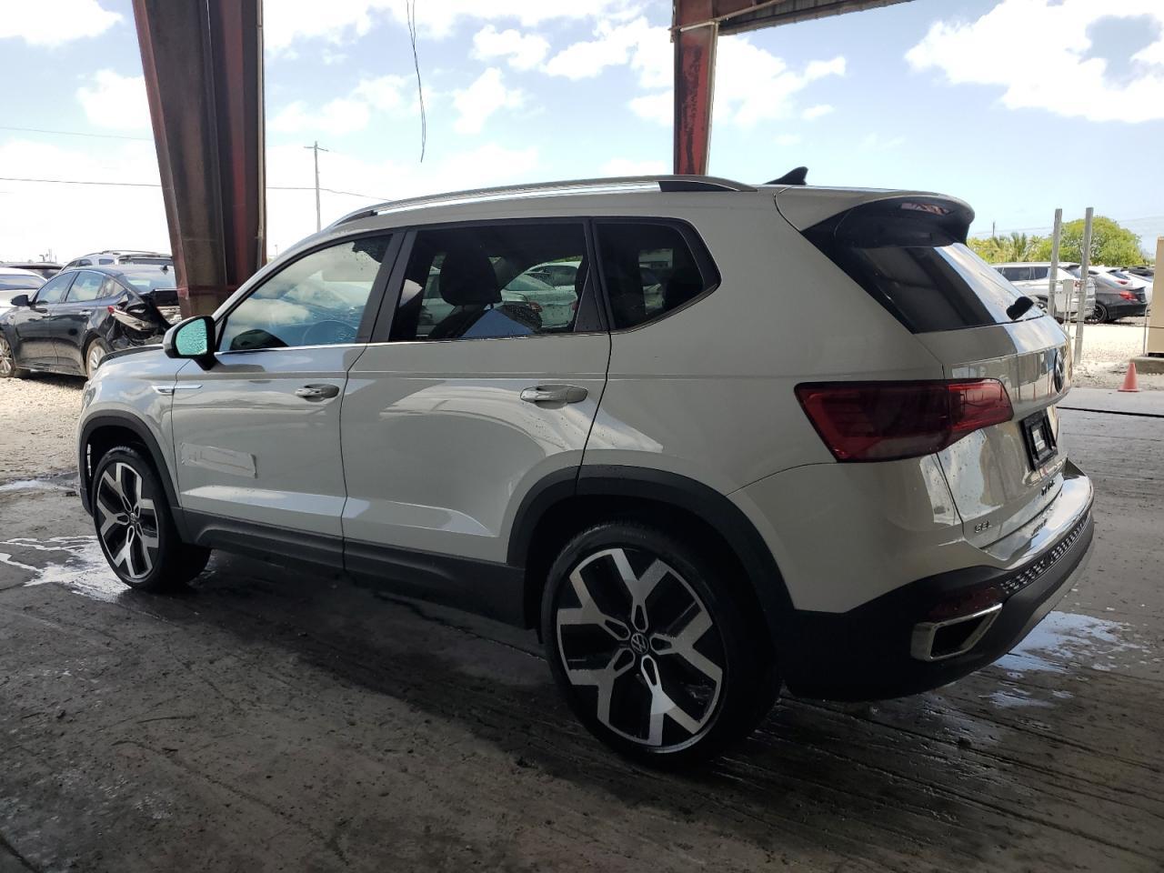 2023 VOLKSWAGEN TAOS SEL - Фото 2