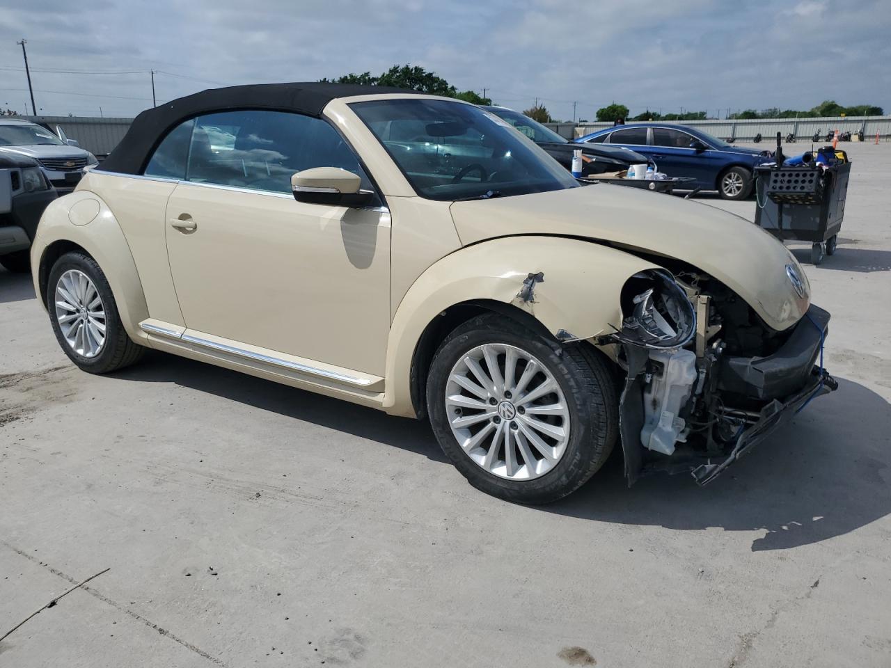2019 VOLKSWAGEN BEETLE S - Image 4
