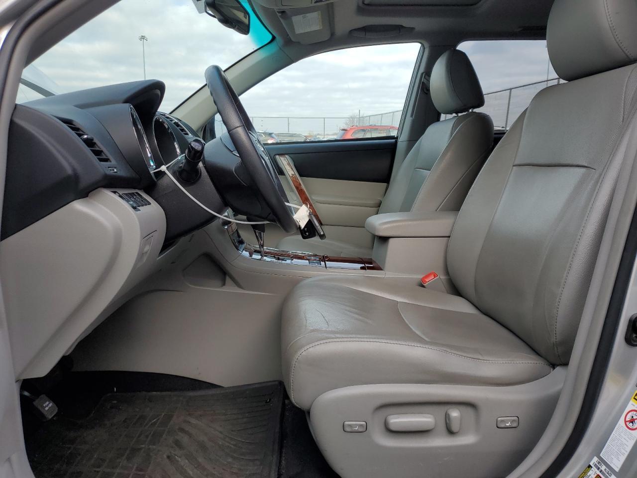 2012 TOYOTA HIGHLANDER - Image 7