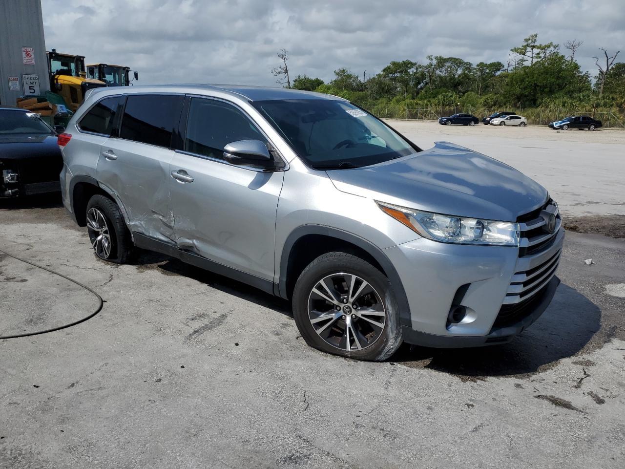 2019 TOYOTA HIGHLANDER - Image 4