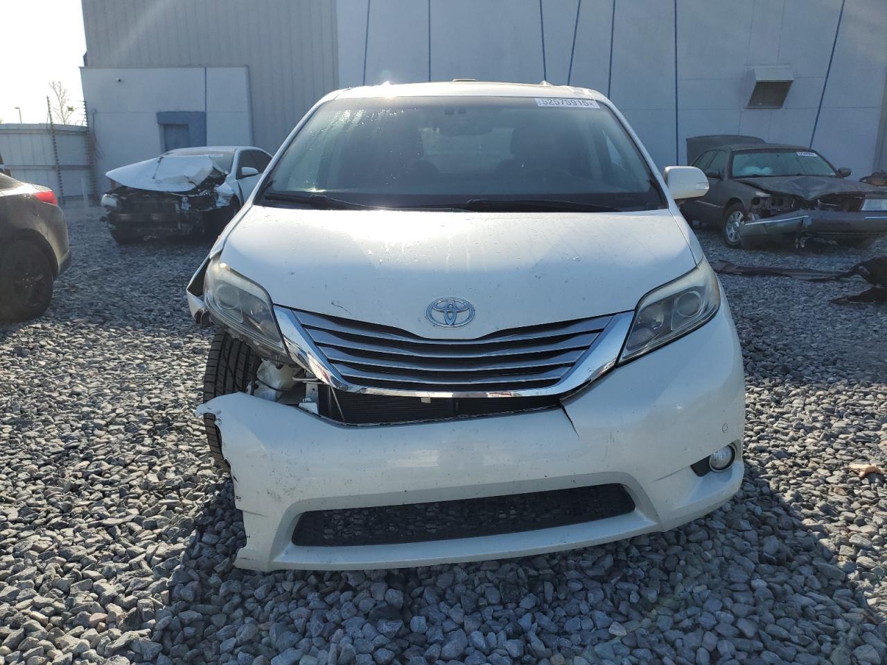 2015 TOYOTA SIENNA XLE - Фото 5