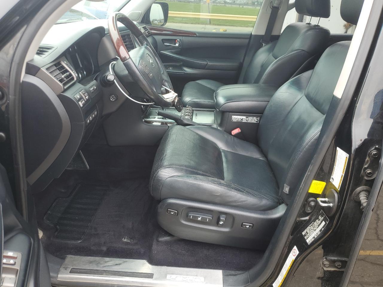 2011 LEXUS LX 570 - Фото 7