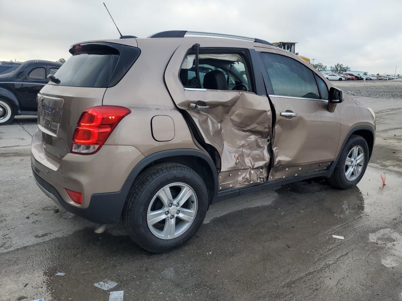 2018 CHEVROLET TRAX 1LT - Image 3