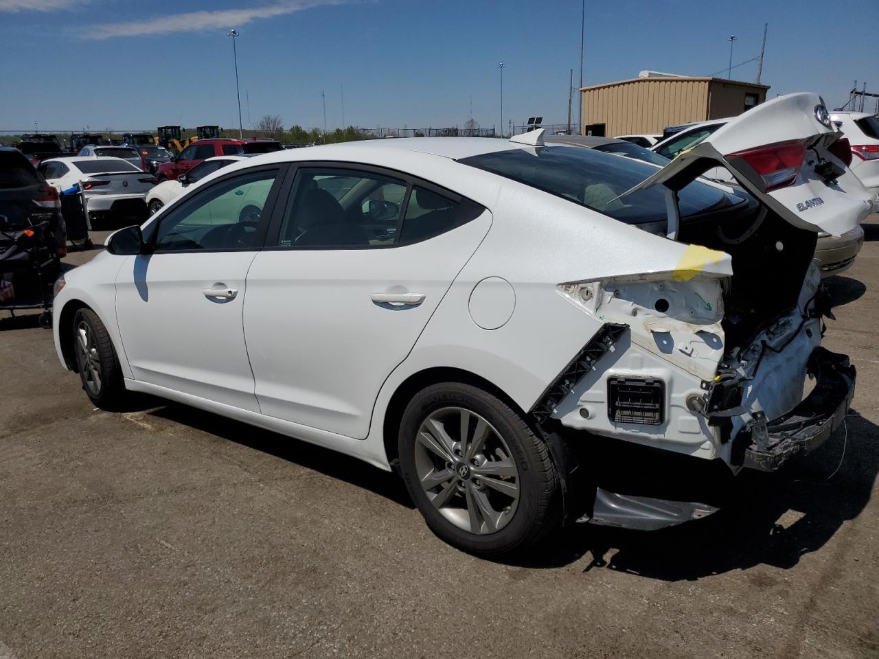 2018 HYUNDAI ELANTRA SE - Фото 2