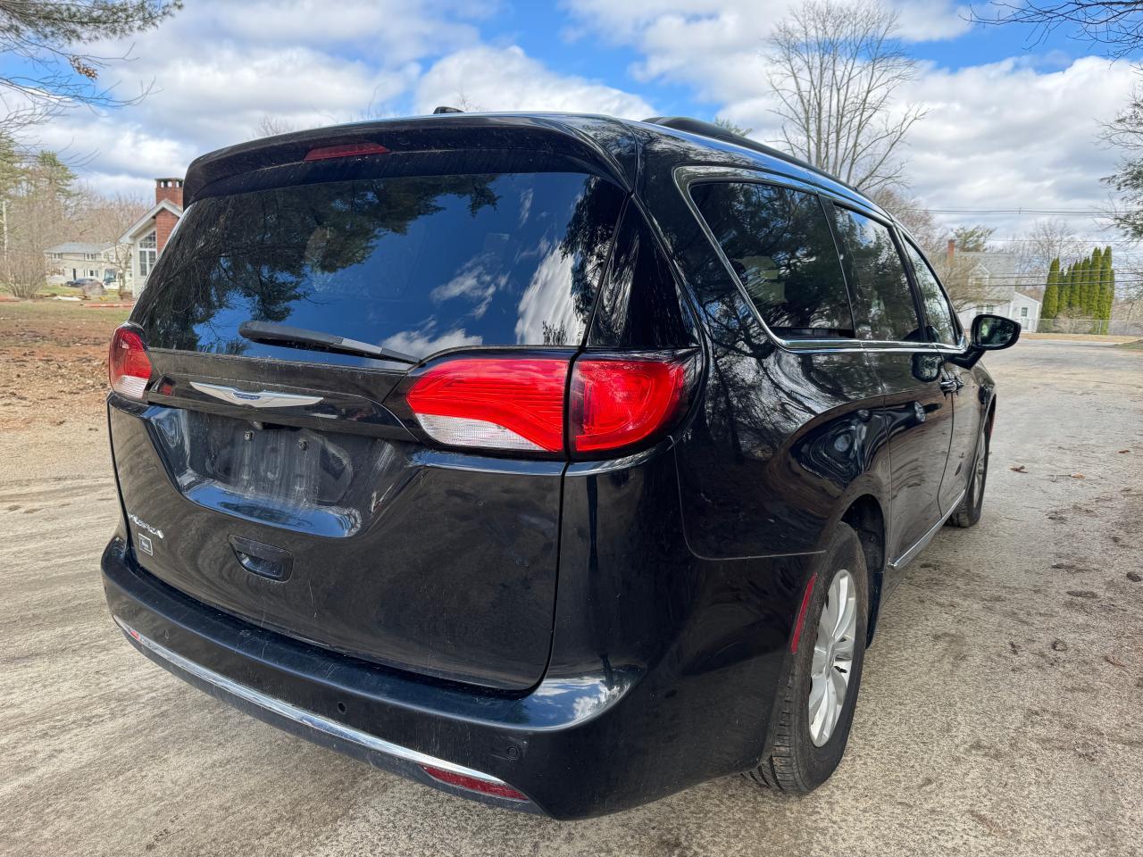 2017 CHRYSLER PACIFICA T - Image 4