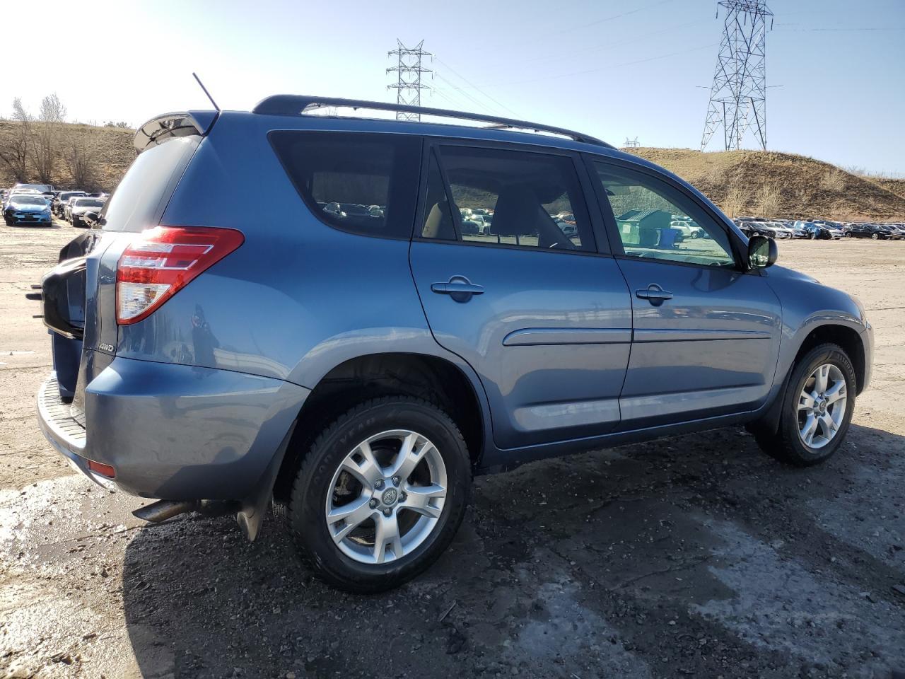 2011 TOYOTA RAV4 - Фото 3